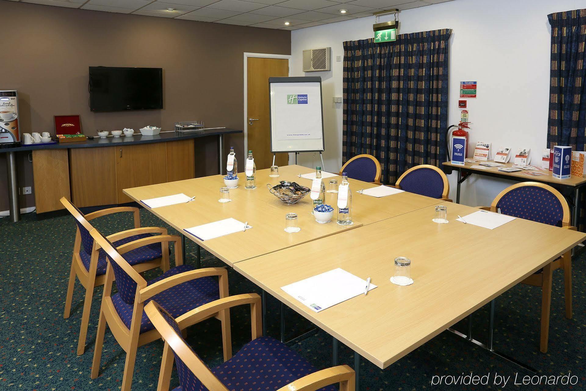Holiday Inn Express Gloucester - South By Ihg Exterior photo